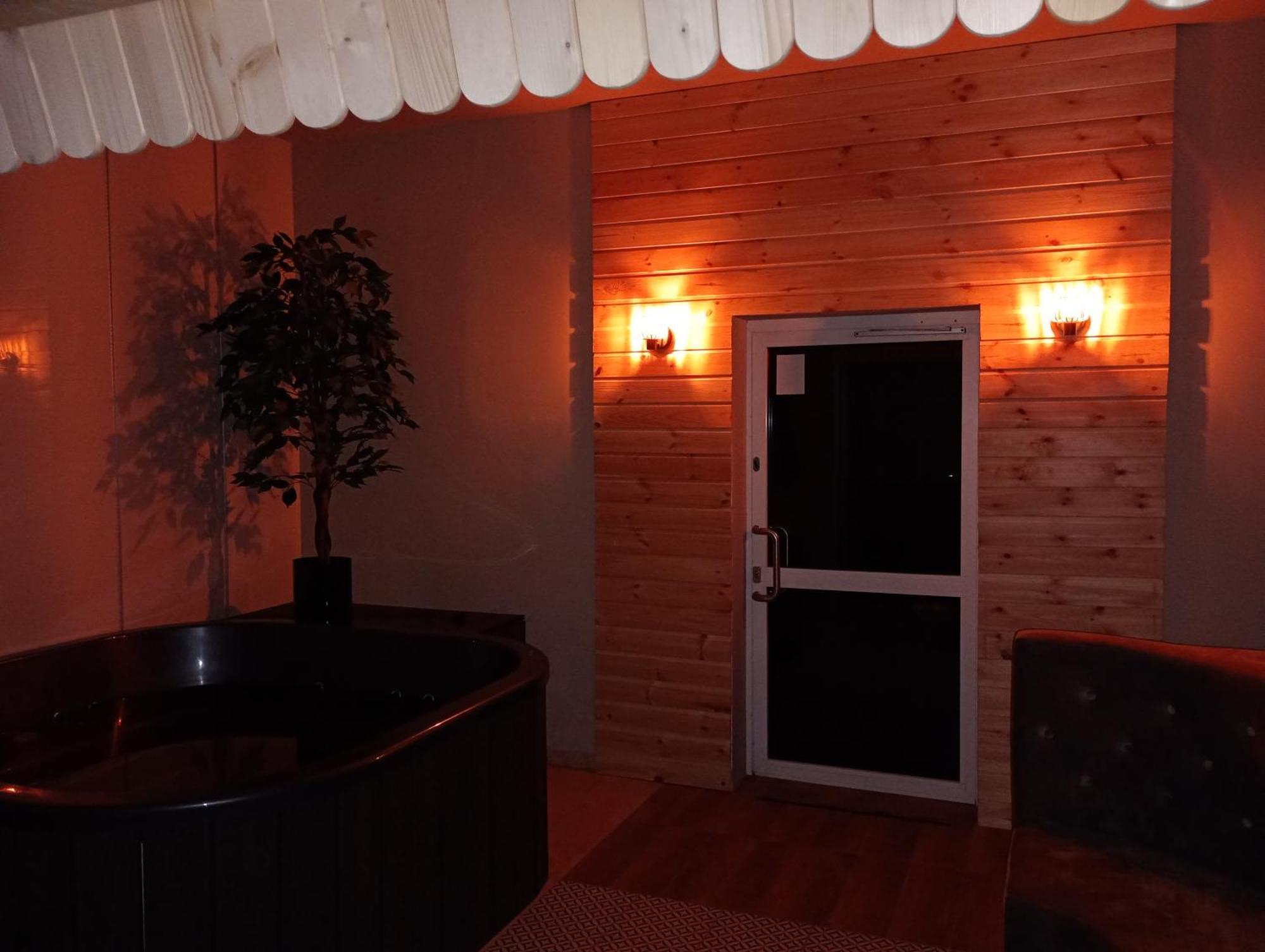 Good Night Noclegi & Strefa Z Sauna I Jacuzzi Ogolnodostepna Lub Na Wylacznosc チェホビツェ・ジェジツェ エクステリア 写真